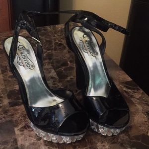 Women ankle strapped heels